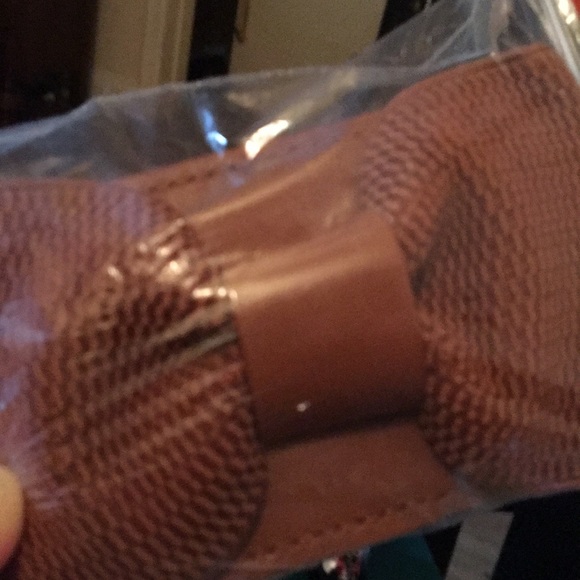 4 Elasticized Bow Belts - Picture 4 of 4